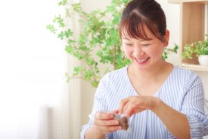 結婚しないパートナー探しの40代女性